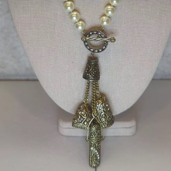 Heidi Daus “Boho Charm” vintage toggle necklace with charms & Swarovski Crystals - Picture 10 of 10